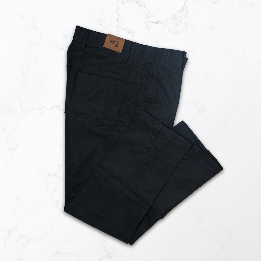 Jean color negro