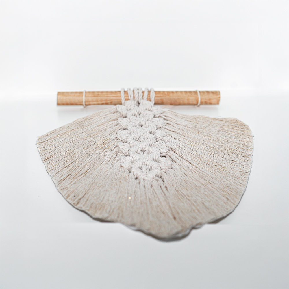 Hoja de pluma decorativa macramé 