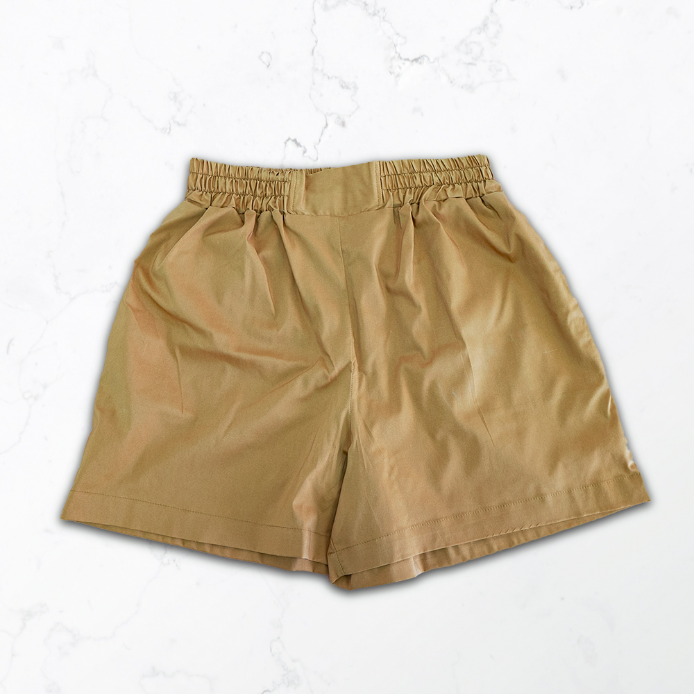 Short marrón