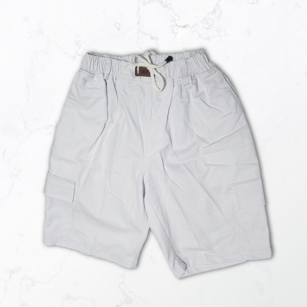 Bermuda color blanco