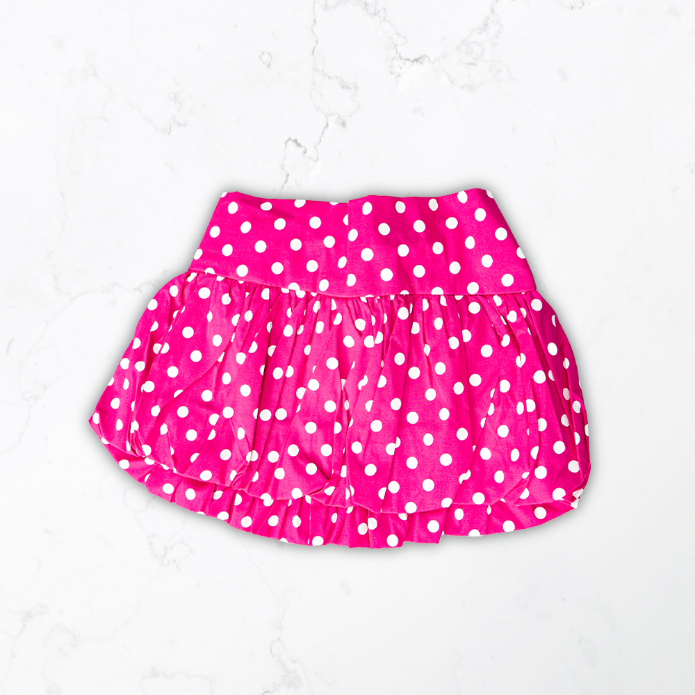 Flada fuscia con punticos blancos