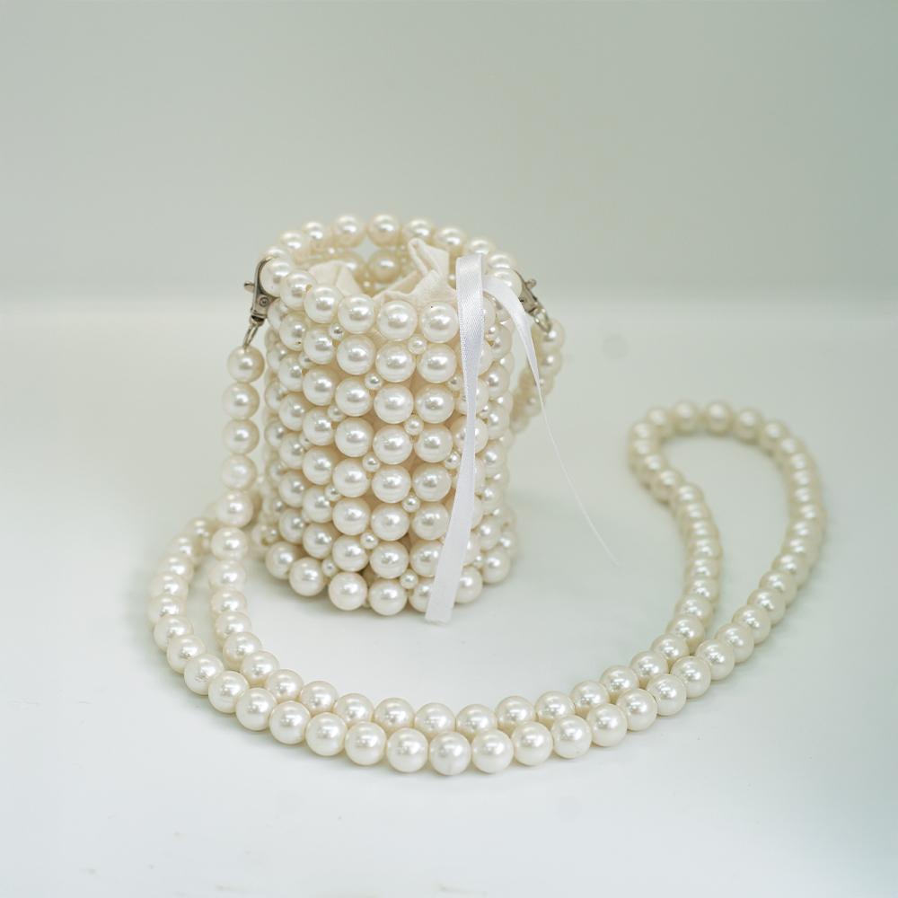 Bolso pequeño de perlas