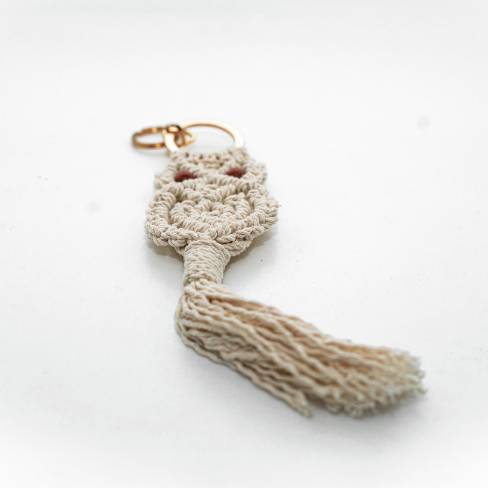 Llavero de búho macramé 
