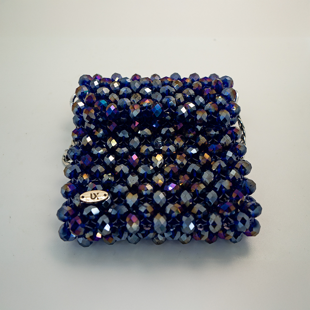 Bolso de perlas ocuro