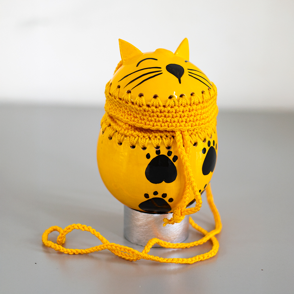 Bolsa con base de totumo tejidas